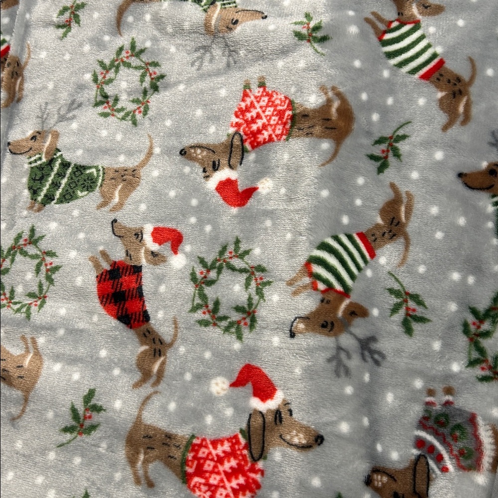 Oversized Dachshund Holiday Blanket - Picture 3 of 4